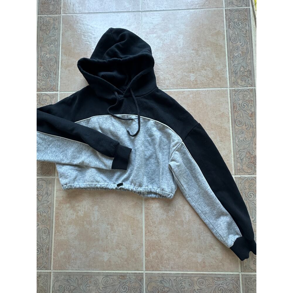 Divided H&M Crop sweat hoodie women size S‎